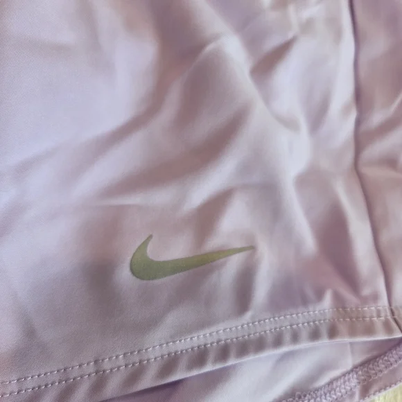 New Nike Women's DRI-FIT Loose Fit Training Shorts - Light Purple - Size Medium - Picture 3 of 10